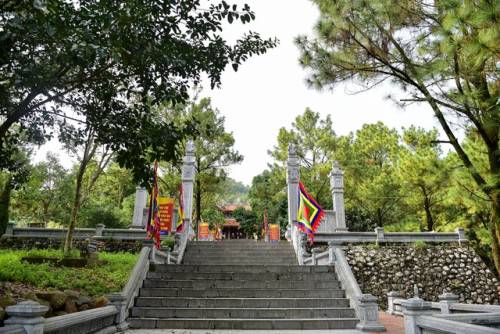 Đền thờ Chu Văn An nằm ở vùng núi Chí Linh